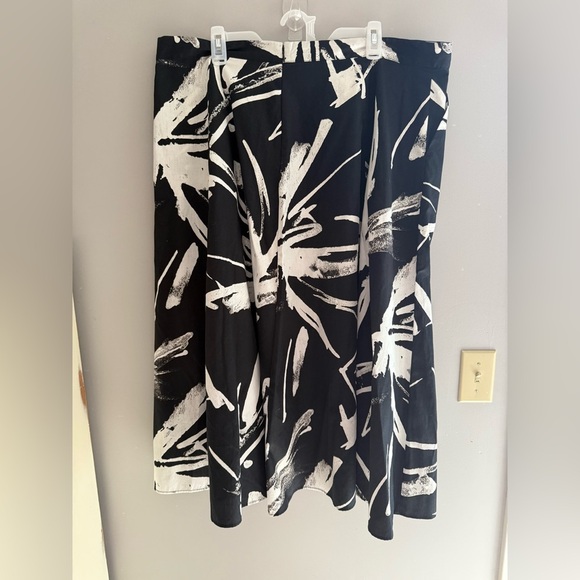 Worthington Womens Black White Maxi Skirt SZ 18W Abstract New Cotton Pleated - Picture 6 of 9
